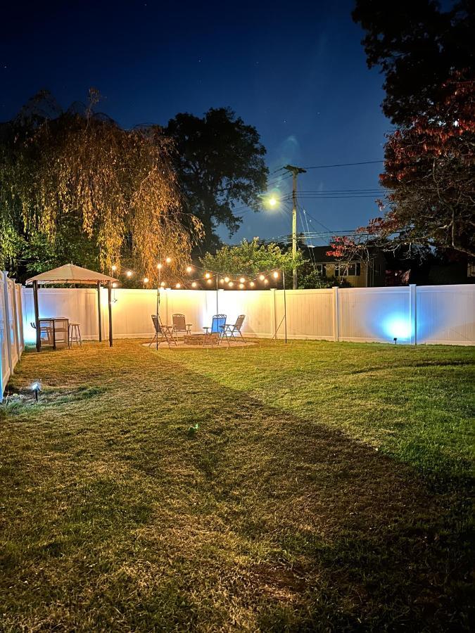 Вилла 7 Mins Drive To Yale, Large Fenced Yard Нью-Хейвен Экстерьер фото