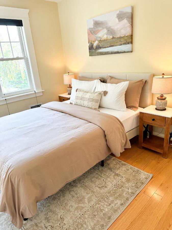 Вилла 7 Mins Drive To Yale, Large Fenced Yard Нью-Хейвен Экстерьер фото