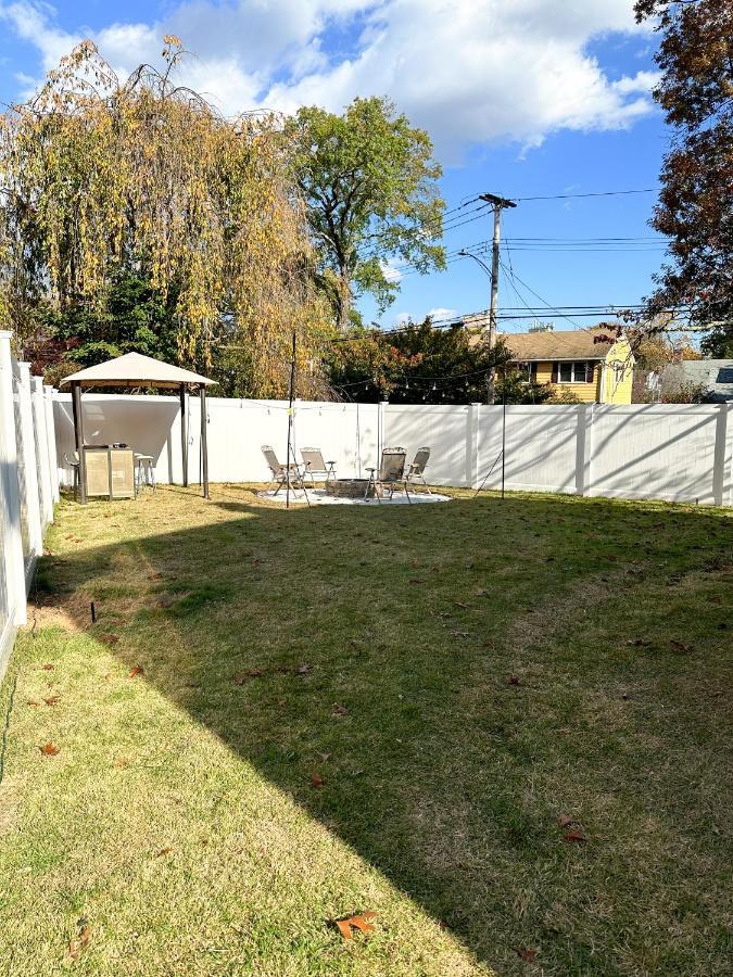Вилла 7 Mins Drive To Yale, Large Fenced Yard Нью-Хейвен Экстерьер фото
